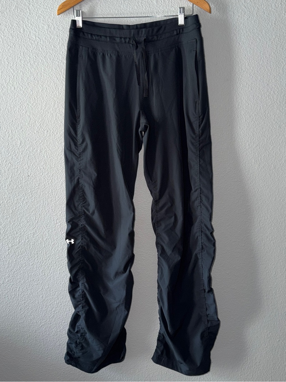 Under Armour Storm Men’s Medium Loose Fit Black Track Pants Athletic Joggers